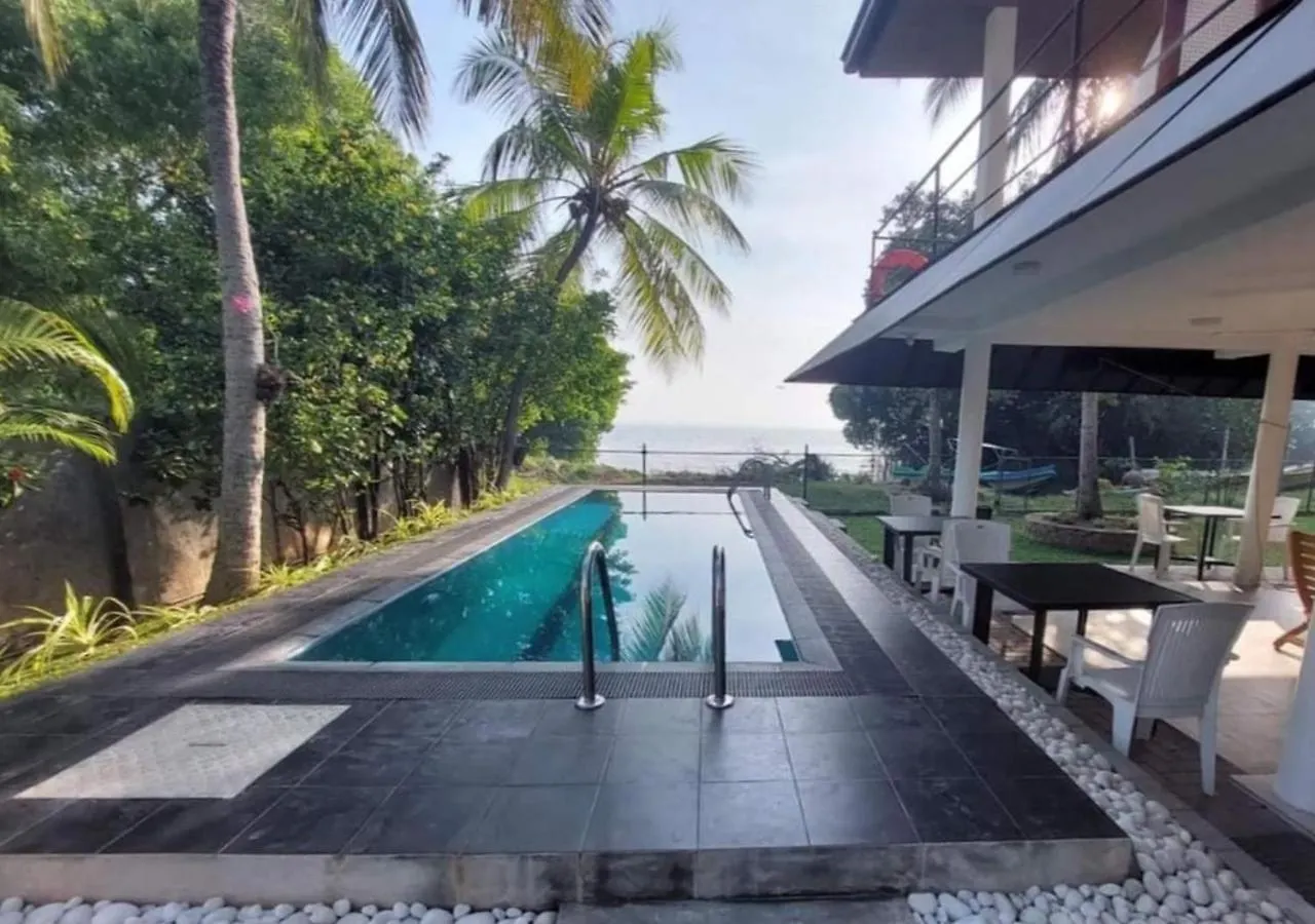 Villa Crystal Lagoon Pamunugama