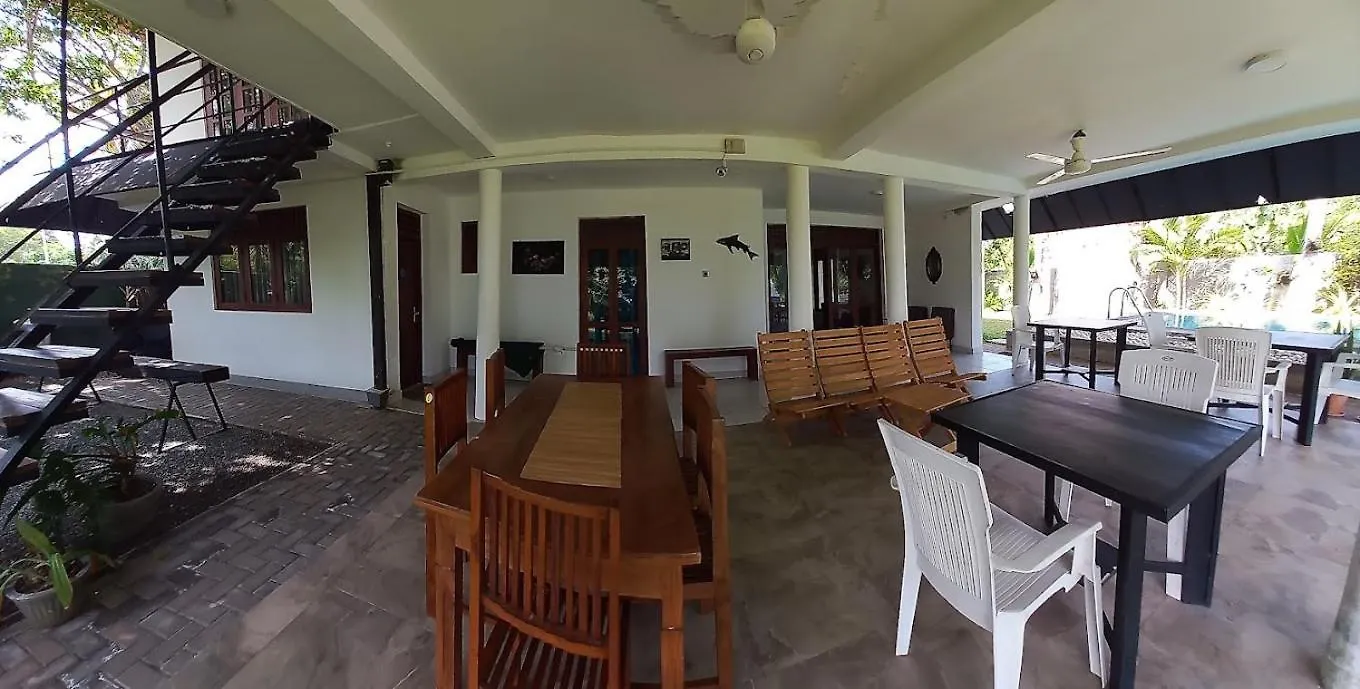 Villa Crystal Lagoon Pamunugama Sri Lanka